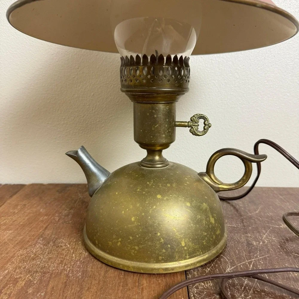 Vintage‎ Brass Tea Pot Kettle Red Metal Shade Table Accent Lamp Flicker Bulb